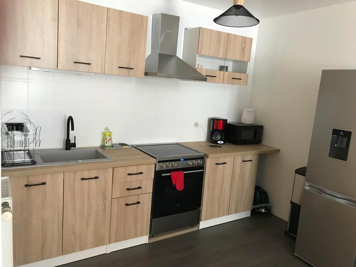 Au Faubourg Apartment Saint-Claude Luaran gambar